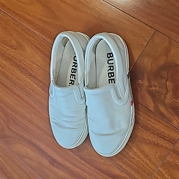 Burberry Women's White Leather Slip On Sz 37 1/2 or Size 7 - Picture 2 of 13